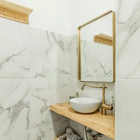 Apartment Happy Corner In The Heart Of By Lovelystay *