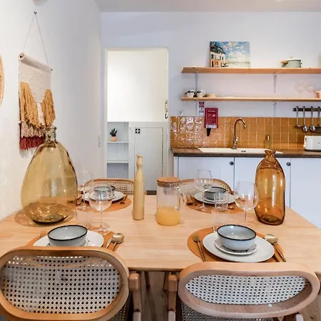 Happy Corner In The Heart Of By Lovelystay Apartment